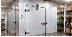 Commercial walk-in cooler and freezer